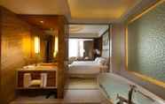 In-room Bathroom 7 DoubleTree by Hilton Hotel Qinghai - Golmud