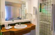 In-room Bathroom 6 Chez Pitu Praia Hotel
