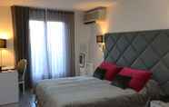 Bedroom 3 Hôtel Les Criquets - Bordeaux