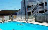 Swimming Pool 2 Hammock Inn & Suites - Jersey Shore