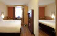 Bedroom 2 ibis London Shepherds Bush – Hammersmith