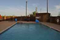 Swimming Pool Hampton Inn Pleasanton