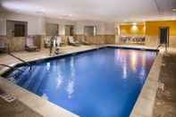 Swimming Pool Hampton Inn Limerick-Philadelphia Area