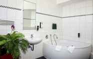 Toilet Kamar 3 Hotel Sleepinger