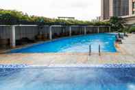 Swimming Pool Vanburgh Hotel
