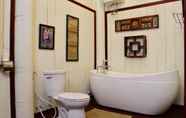 Toilet Kamar 7 Terres Rouges Lodge