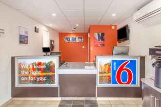 Lobi 4 Motel 6 Huntington, WV