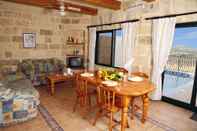 Phòng ngủ Bellavista Farmhouses Gozo