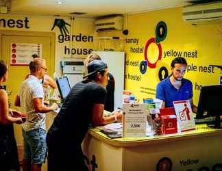 Sảnh chờ 2 Yellow Nest Hostel Barcelona