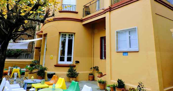 Exterior Feetup Garden House Hostel Barcelona