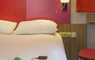 Bedroom 4 ibis Styles Romans Valence Gare Tgv