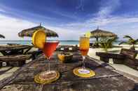 Bar, Cafe and Lounge Kihaa Maldives