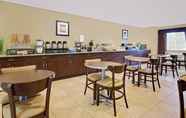 Restaurant 3 Microtel Inn And Suites Sayre PA