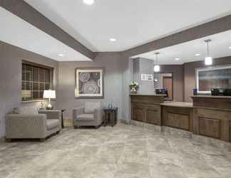 Lobby 2 Baymont by Wyndham Minot