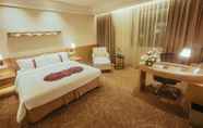 Bedroom 5 Holiday Inn Xi'an Big Goose Pagoda, an IHG Hotel
