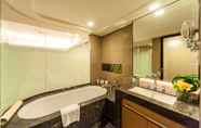 In-room Bathroom 7 Ascott IFC Guangzhou