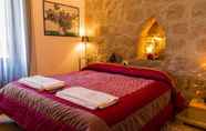 Kamar Tidur 6 Medieval House