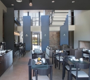 Restaurant 6 Dazzler by Wyndham Campana