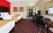 Bedroom 2 La Quinta Inn & Suites by Wyndham Elk City