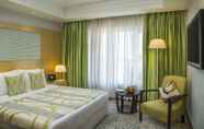 Bedroom 7 Radisson Blu Hotel Ahmedabad