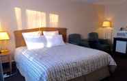 Bedroom 3 Lakeside Inn