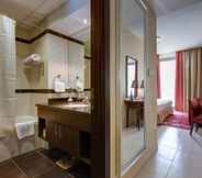 In-room Bathroom 2 Abidos Hotel Apartment, Dubailand