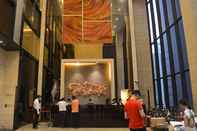 Lobby Silin Residence Poly World Trading Center