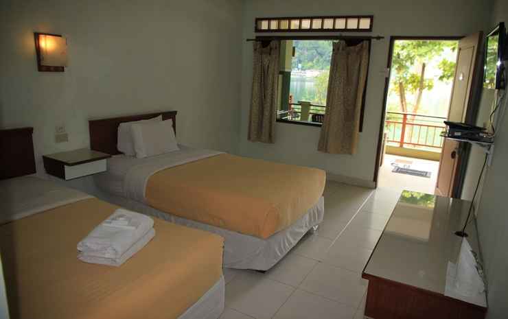 Pandu Lakeside Hotel Parapat Danau Toba - Kamar Twin Panorama, Beberapa Tempat Tidur, kamar mandi pribadi, pemandangan danau 