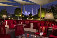 บาร์ คาเฟ่ และเลานจ์ The Ritz-Carlton Abu Dhabi, Grand Canal