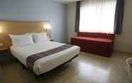 Bedroom 3 Travelodge Barcelona Poblenou