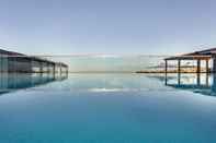 Swimming Pool Wyndham Grand Istanbul Kalamis Marina Hotel