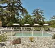 Swimming Pool 5 Le Manoir des Cèdres