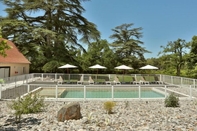 Swimming Pool Le Manoir des Cèdres