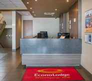 Lobby 5 Econo Lodge Winnipeg South