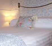 Bedroom 7 Caddon View Country Guest House