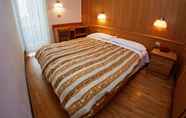 Bedroom 6 GH Hotel Monzoni
