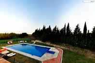 Swimming Pool El Palomar de la Breña