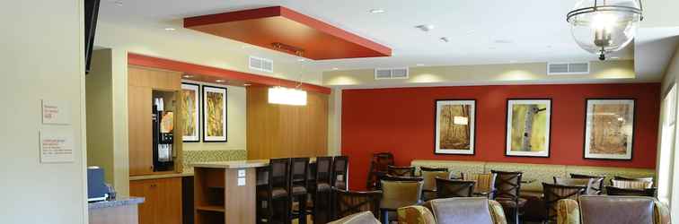 Lobi TownePlace Suites Redding