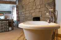 In-room Bathroom The Craven Heifer Addingham