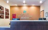 Lobi 6 Quality Inn & Suites