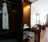 In-room Bathroom 6 Pokhara Grande