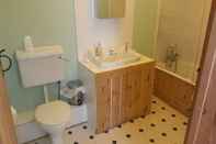 Phòng tắm bên trong Kilworthy Farm Guesthouse