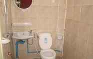 Toilet Kamar 6 AA Guesthouse