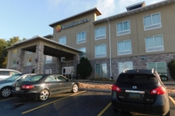 Common Space Comfort Inn