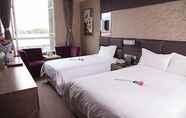 Bedroom 6 GreenTree Alliance Shenzhen Shekou Sea World Hotel