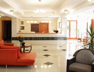 Lobi 2 Hotel Korona