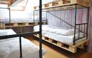 Kamar Tidur 5 Hostel - With Private Entrance