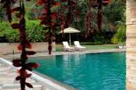 Swimming Pool Amanvana Spa Resort - Coorg