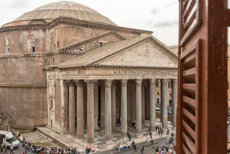 Best Suites Pantheon Rome Italy