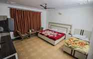 Kamar Tidur 6 WOWSTAYZ Hotel Sahiwa